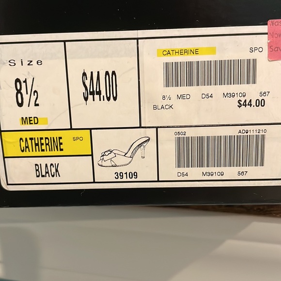 Vtg Black Heels Flower and Satin Bow Detailing - Picture 4 of 4